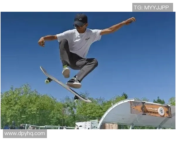 北京滑板队在极限运动会中以61分领先积分榜展现强大实力